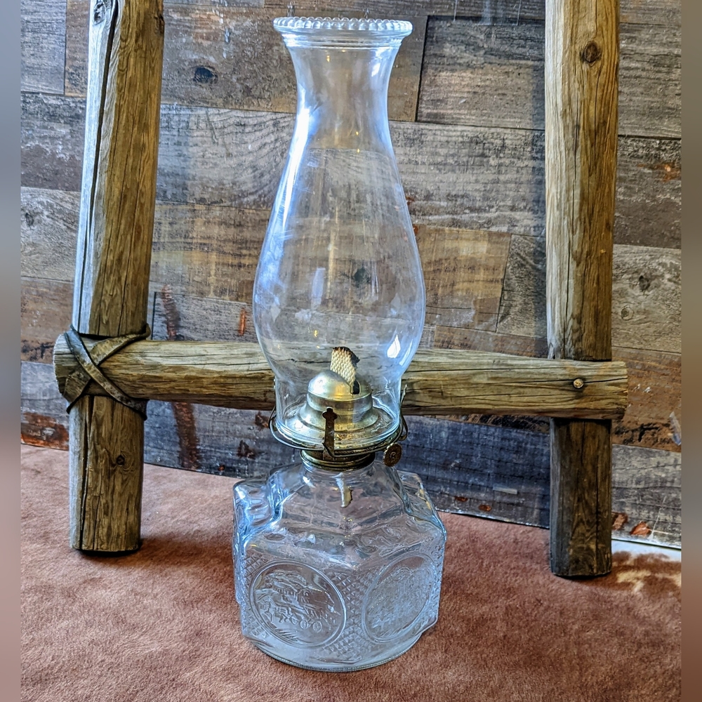 Vintage Collectible Lamplight Farms #6 Farm Carriage Hexagon Glass Oil Lamp